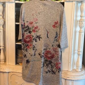 #123 Suzy Shier cocoon style floral sweater
